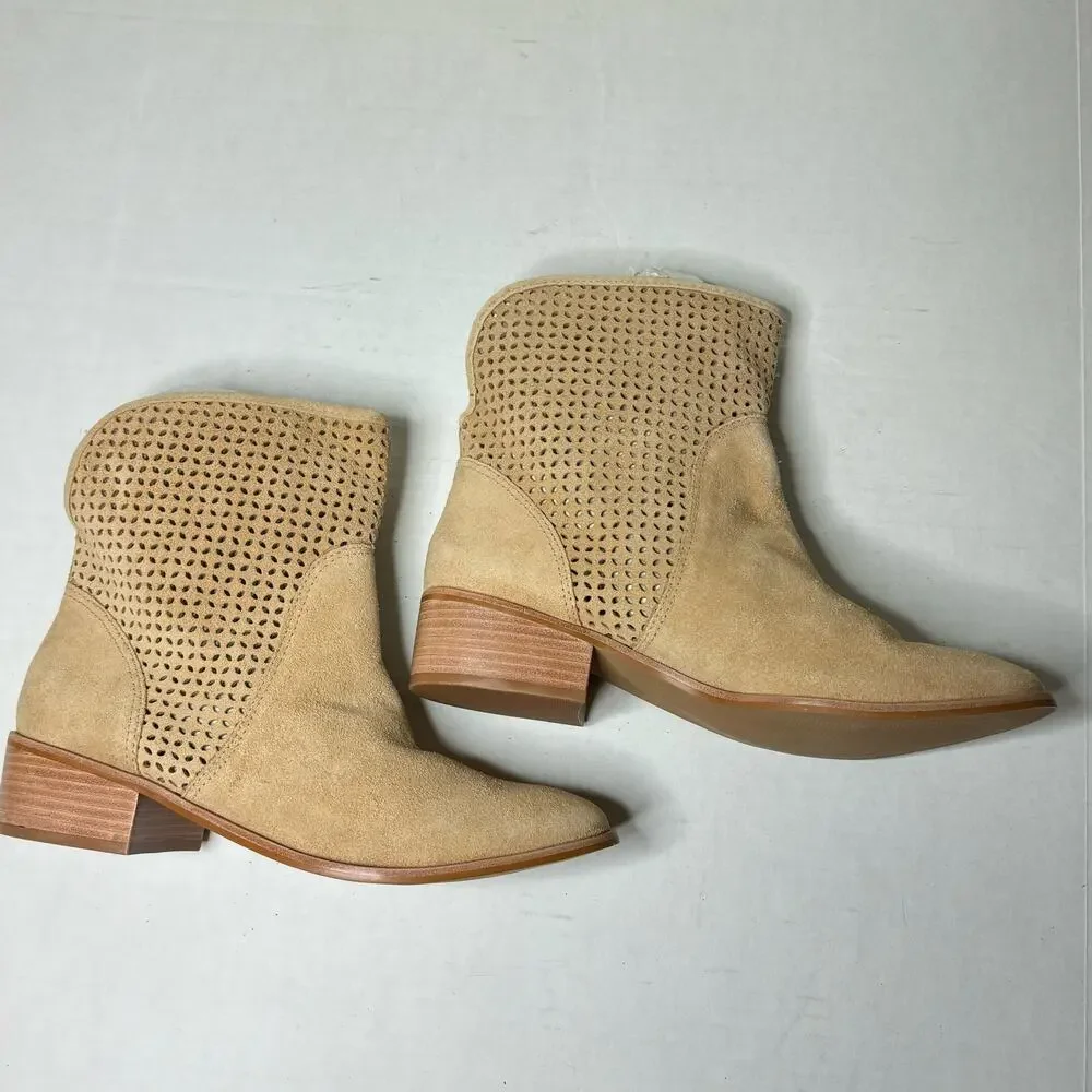 Kaanas Camel Warsaw Ankle Bootie NEW Size 6